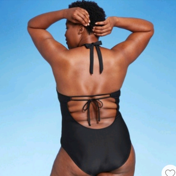 🆕 crochet trim plunge one piece swimsuit - Picture 4 of 9